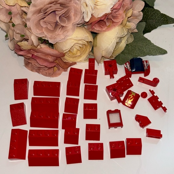 Legos Red LEGO BRICKS 1980s Legos Red LEGOS FROM THE 80s - Picture 8 of 13